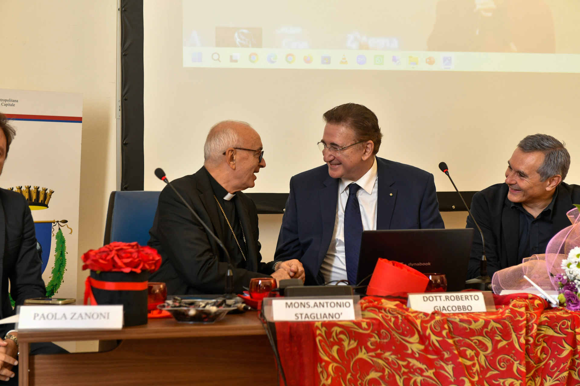 Tavolo dei relatori all'evento Dialoghi, Visioni e Percorsi a Villa Altieri, Roma