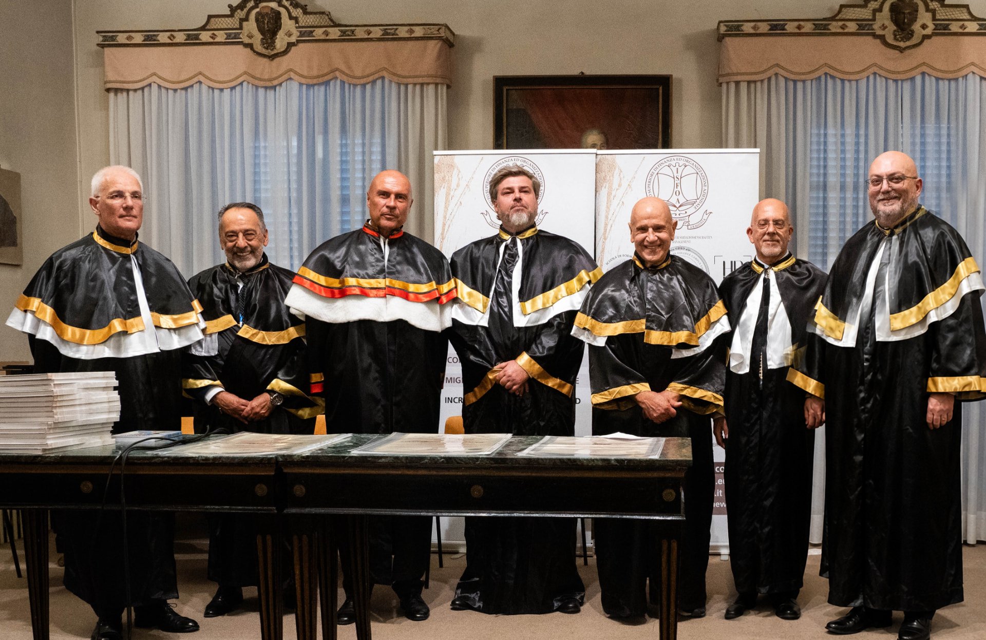 Le autorità accademiche in toga durante la cerimonia delle Lauree Honoris Causa