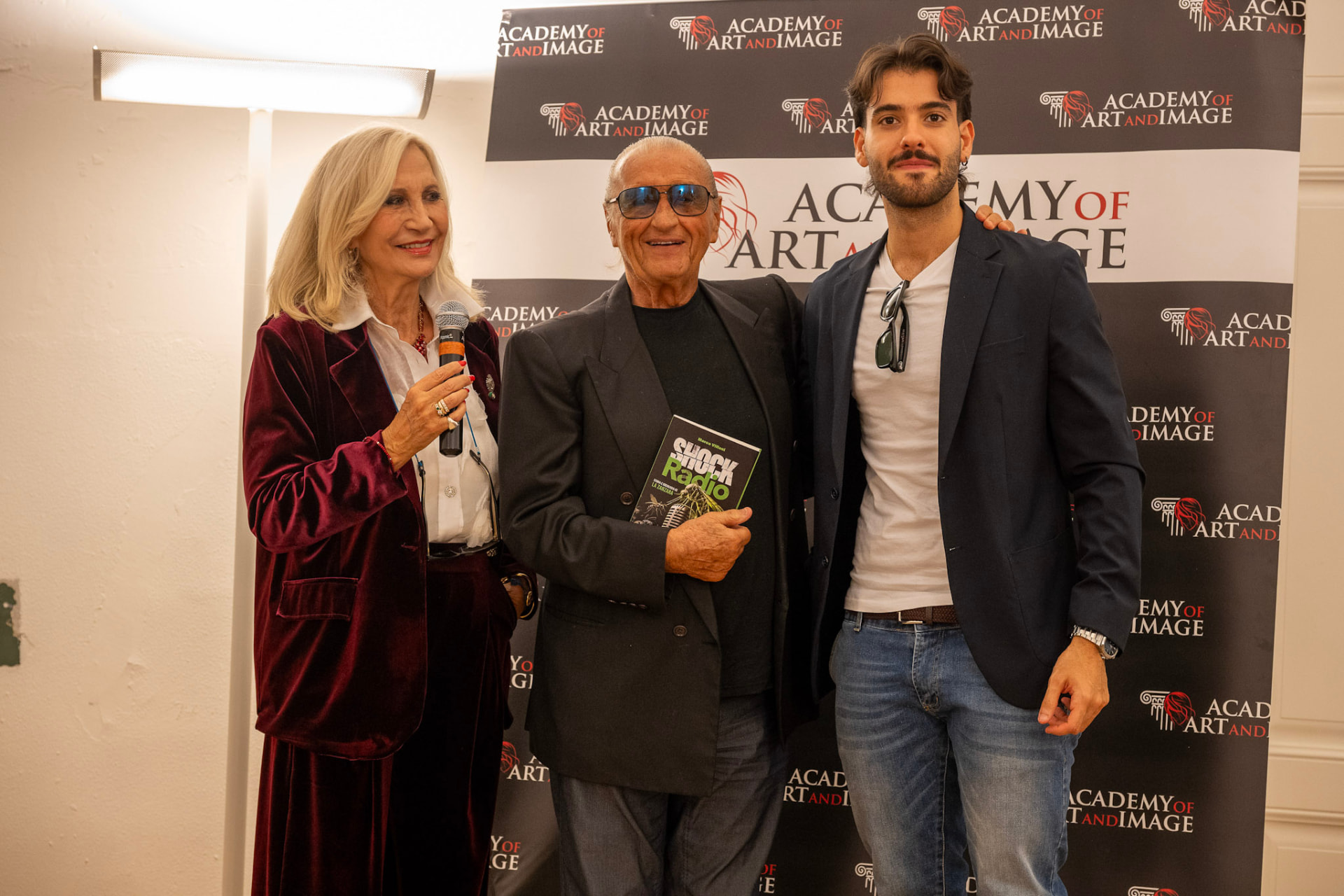 Foto di gruppo dei partecipanti a Villa Altieri